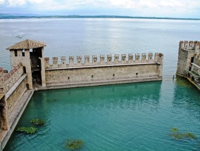 韩国海域发现900年前中国古船碇石，揭示古代海上交流的珍贵历史